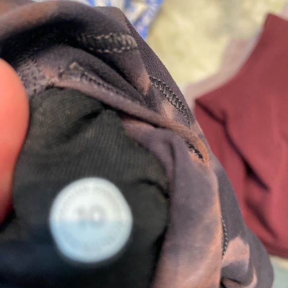 Four pairs of Lululemon align shorts with 6 inch inseam. Size 10. - Picture 5 of 9